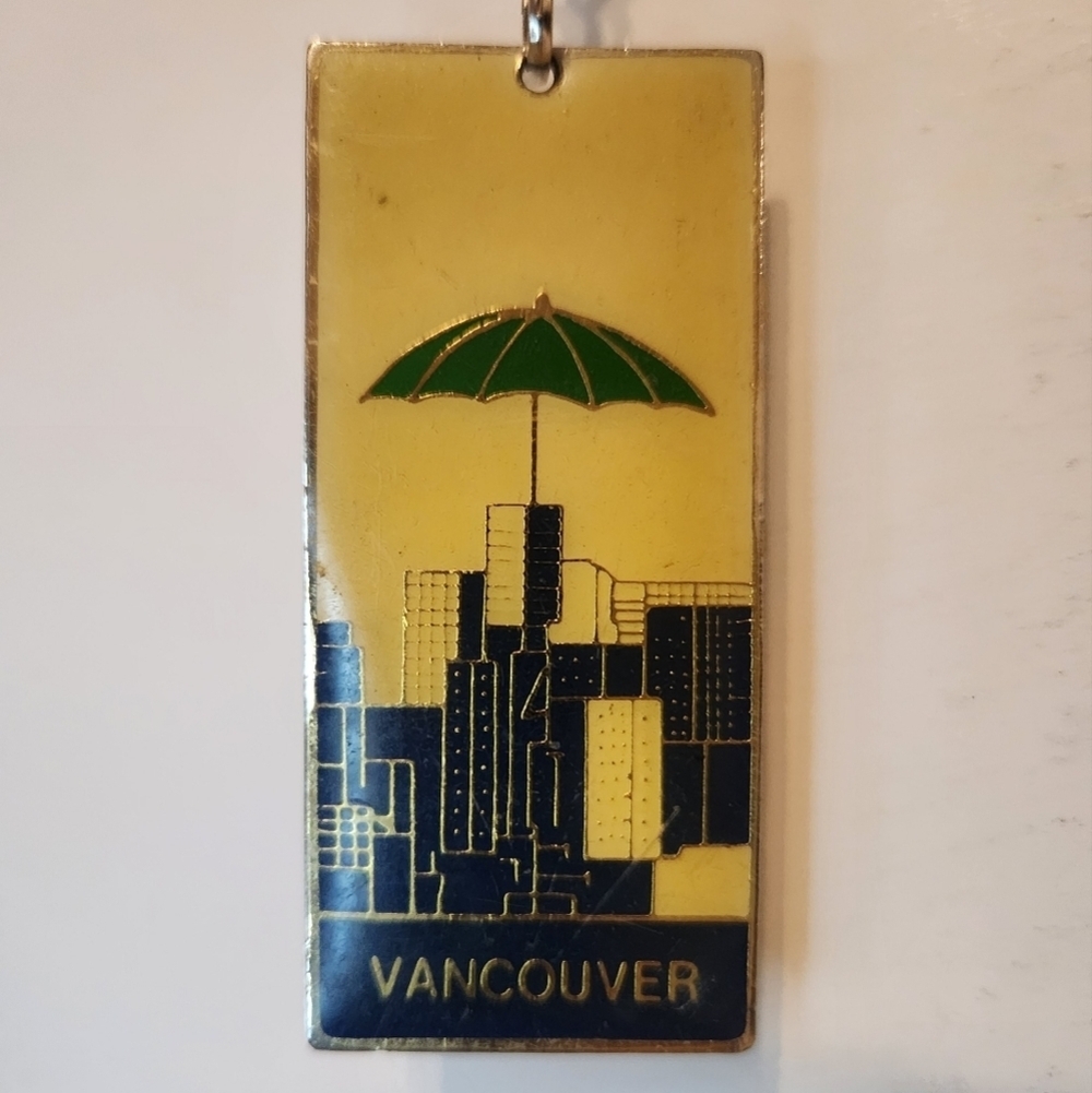 Vancouver Keychain - Picture 1 of 7